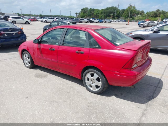 2003 FORD FOCUS 1FAFP383X3W307852 Photo 2