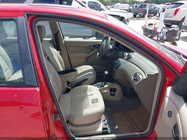 2003 FORD FOCUS 1FAFP383X3W307852 Photo 4