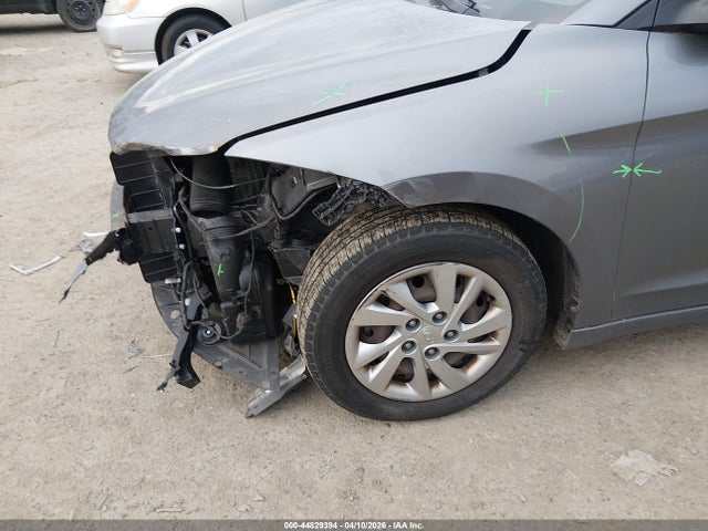 KMHD74LF6HU095555 Hyundai ELANTRA SE