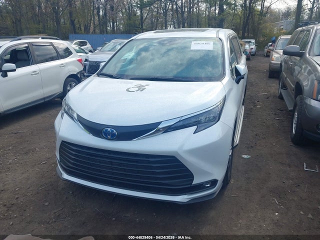 Aukcja sprzedaży 2025 Toyota Sienna Xle 8 Passenger, vin: 5TDYRKEC0SS272720, numer aukcji: 44829406