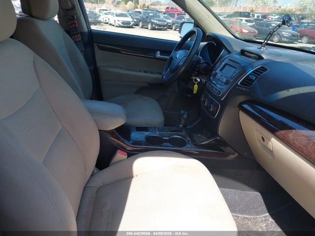 5XYKTCA68FG564650 KIA SORENTO LX