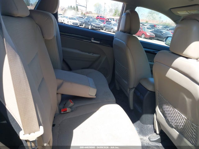 5XYKTCA68FG564650 KIA SORENTO LX
