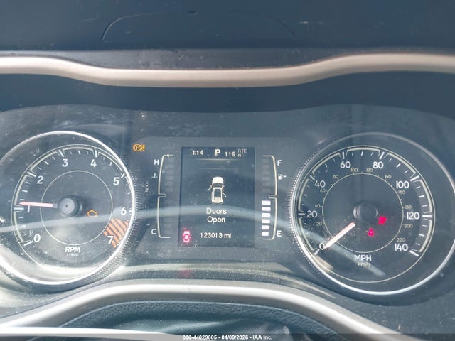 44829605 :رقم المزاد ، 1C4PJMCB8EW198105 vin ، 2014 Jeep Cherokee Latitude مزاد بيع