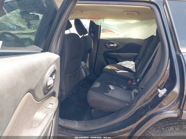44829605 :رقم المزاد ، 1C4PJMCB8EW198105 vin ، 2014 Jeep Cherokee Latitude مزاد بيع