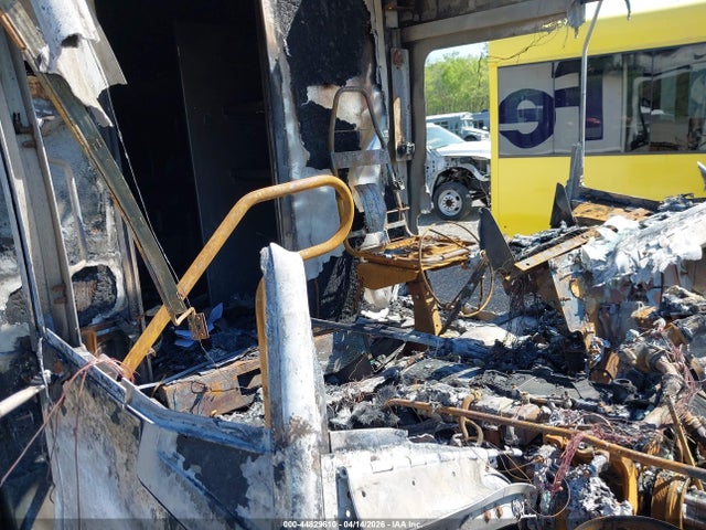 2009 Freightliner Chassis M Line Walk-in Van მანქანა იყიდება აუქციონზე, vin: 4UZAANDU99CAM6111, აუქციონის ნომერი: 44829610