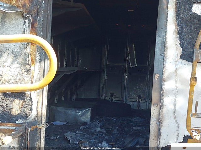 2009 Freightliner Chassis M Line Walk-in Van მანქანა იყიდება აუქციონზე, vin: 4UZAANDU99CAM6111, აუქციონის ნომერი: 44829610