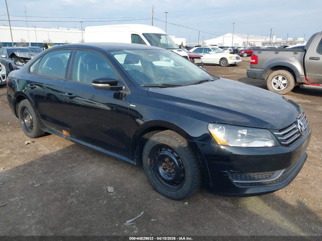 2015 VOLKSWAGEN PASSAT 1VWAT7A38FC037055