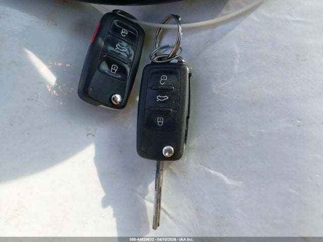 2015 VOLKSWAGEN PASSAT 1VWAT7A38FC037055 Photo 10