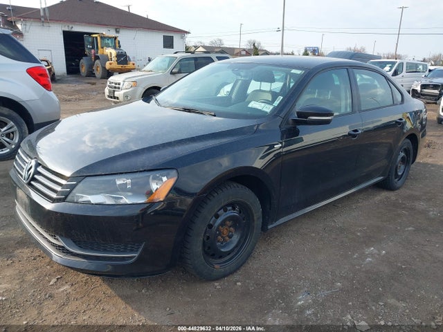 2015 VOLKSWAGEN PASSAT 1VWAT7A38FC037055 Photo 1