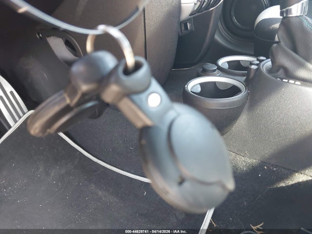 2010 MINI COOPER S WMWMF7C56ATZ69685 Photo 10