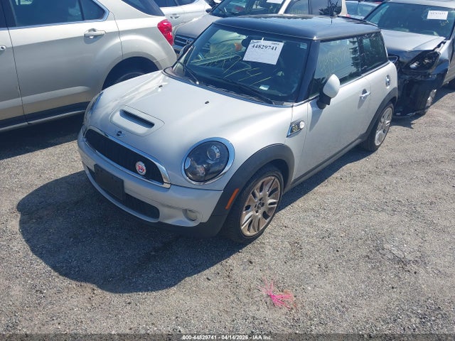 2010 MINI COOPER S WMWMF7C56ATZ69685 Photo 1