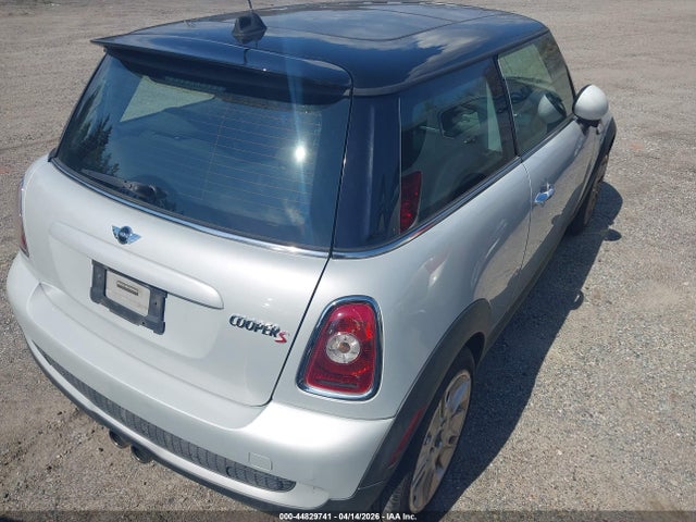 2010 MINI COOPER S WMWMF7C56ATZ69685 Photo 3