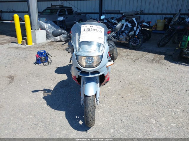 44829760 :رقم المزاد ، WB10557A72ZG35972 vin ، 2002 Bmw K1200 Rs مزاد بيع