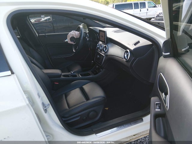44829836 :رقم المزاد ، WDCTG4EB7GJ262574 vin ، 2016 Mercedes-benz Gla 250 مزاد بيع