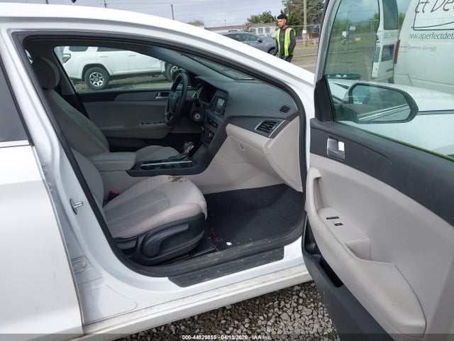 5NPE24AF1FH000689 Hyundai SONATA SE
