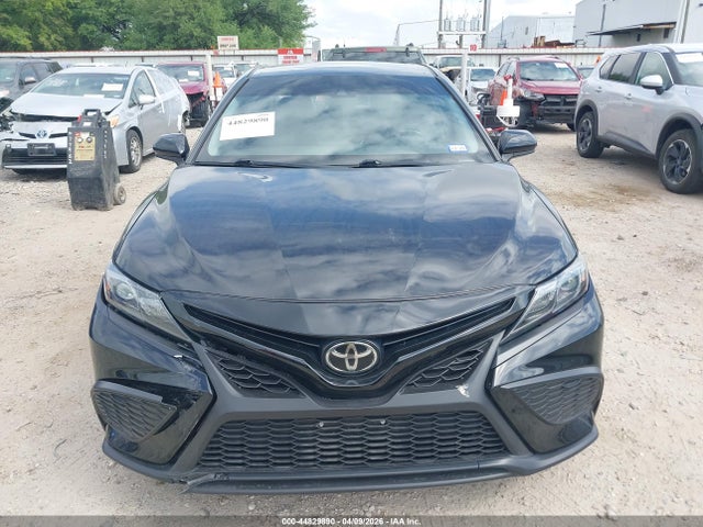 44829890 :رقم المزاد ، 4T1G11AK1MU549105 vin ، 2021 Toyota Camry Se مزاد بيع
