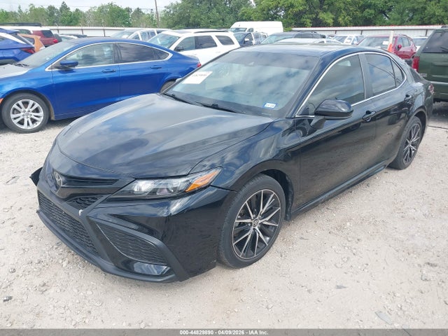 44829890 :رقم المزاد ، 4T1G11AK1MU549105 vin ، 2021 Toyota Camry Se مزاد بيع
