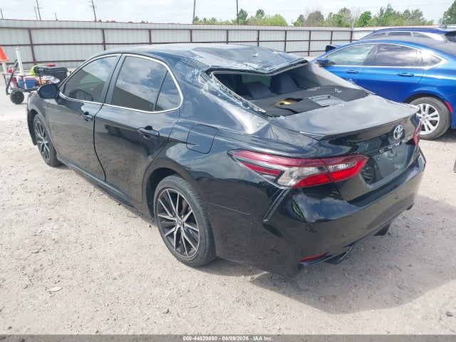 44829890 :رقم المزاد ، 4T1G11AK1MU549105 vin ، 2021 Toyota Camry Se مزاد بيع