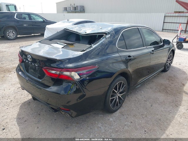 44829890 :رقم المزاد ، 4T1G11AK1MU549105 vin ، 2021 Toyota Camry Se مزاد بيع