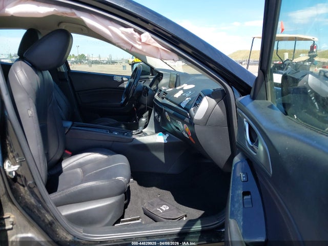 3MZBN1L33JM259406 Mazda Mazda3 Touring
