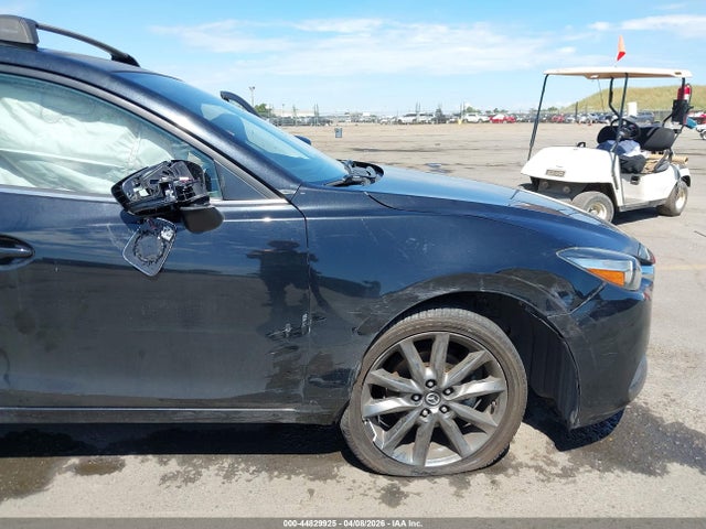 3MZBN1L33JM259406 Mazda Mazda3 Touring