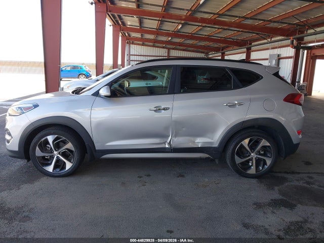 KM8J33A21HU357720 Hyundai Tucson Limited