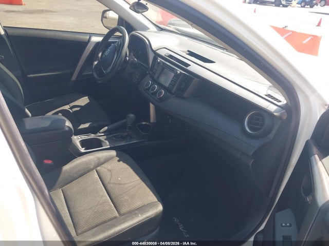 Toyota RAV4 LE 2018 JTMZFREV1JJ155845 Image 5