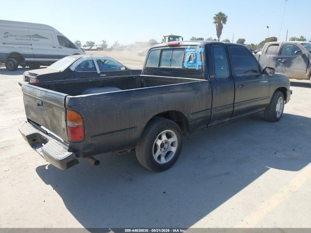 44830030 :رقم المزاد ، 4TAVL52N3WZ115890 vin ، 1998 Toyota Tacoma مزاد بيع