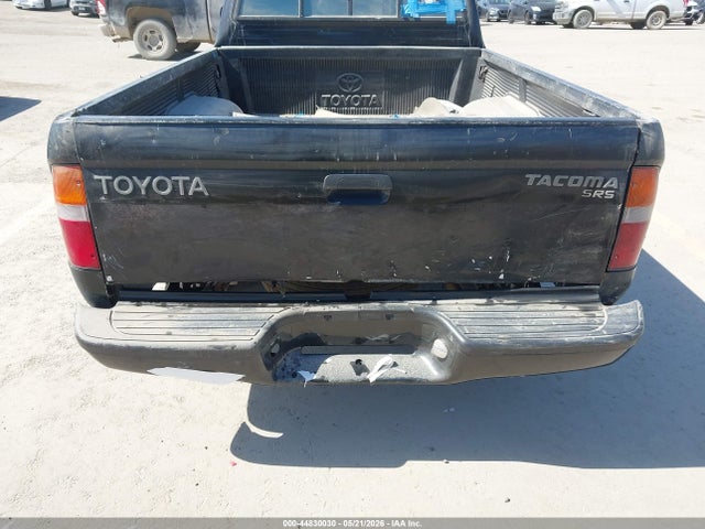 44830030 :رقم المزاد ، 4TAVL52N3WZ115890 vin ، 1998 Toyota Tacoma مزاد بيع