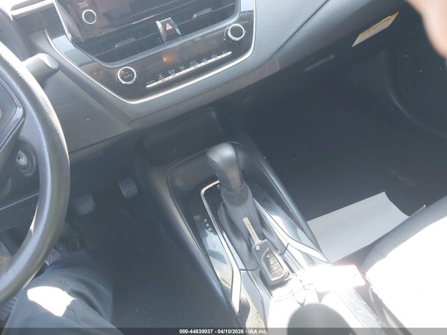 JTDEPRAE9LJ115808 Toyota COROLLA LE