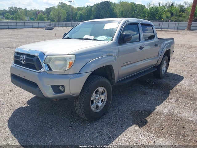 Toyota Tacoma Base V6 2014 3TMLU4EN7EM157803 Image 2