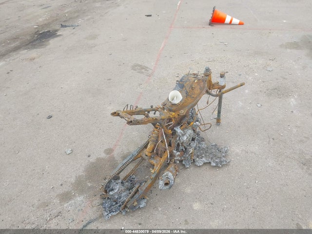 44830079 :رقم المزاد ، MLHJC7511L5205708 vin ، 2020 Honda Grom 125 مزاد بيع