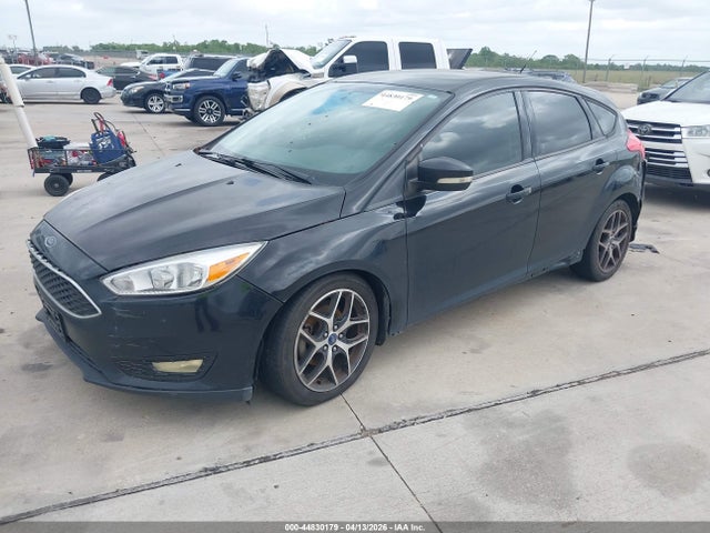 Ford FOCUS SE 2016 1FADP3K25GL360859 Image 2