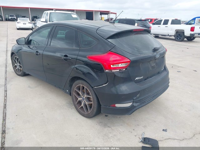 Ford FOCUS SE 2016 1FADP3K25GL360859 Image 3