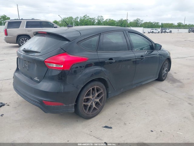 Ford FOCUS SE 2016 1FADP3K25GL360859 Image 4