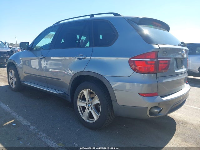 2011 BMW X5 5UXZW0C58BL369217 Photo 2