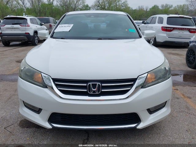 44830204 :رقم المزاد ، 1HGCR2F82FA005488 vin ، 2015 Honda Accord Ex-l مزاد بيع