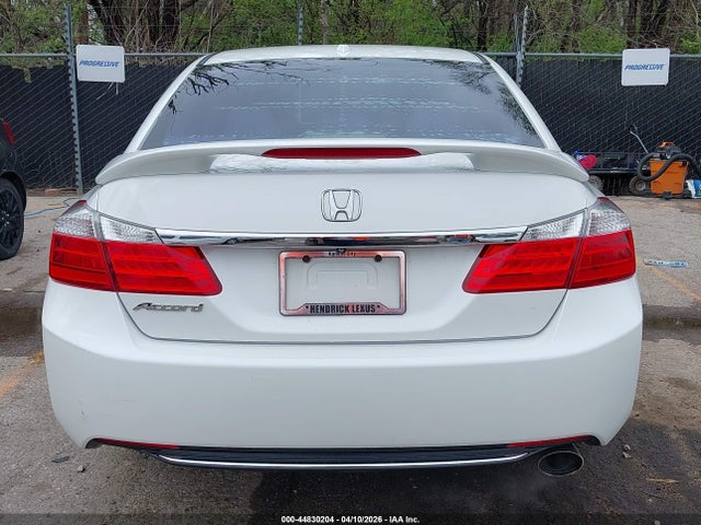 44830204 :رقم المزاد ، 1HGCR2F82FA005488 vin ، 2015 Honda Accord Ex-l مزاد بيع