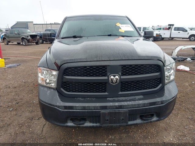 1C6RR7KG8KS682818 RAM 1500 Classic Tradesman 4x4 5&#039;7 Box