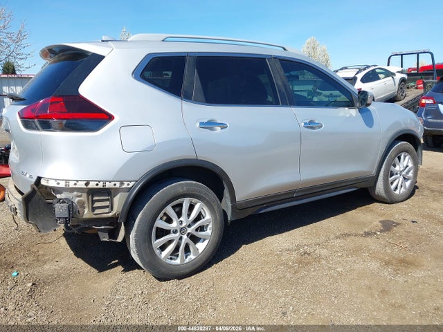 5N1AT2MV8JC711759 Nissan ROGUE SV
