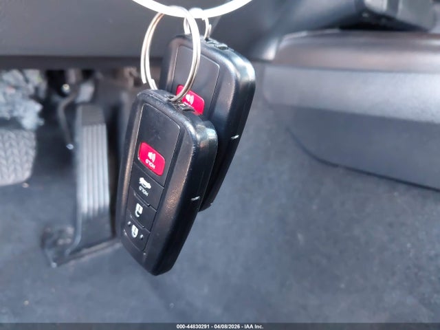 4T1F11AK0RU899392 Toyota CAMRY XLE
