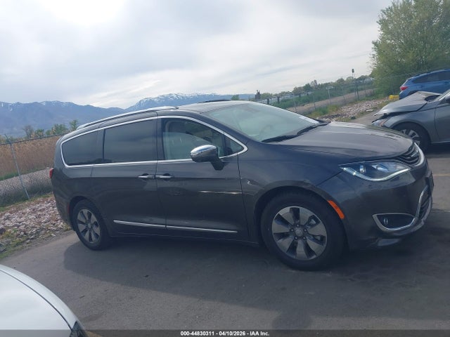 Продаж на аукціоні авто 2019 Chrysler Pacifica Hybrid Limited, vin: 2C4RC1N7XKR526834, номер лоту: 44830311