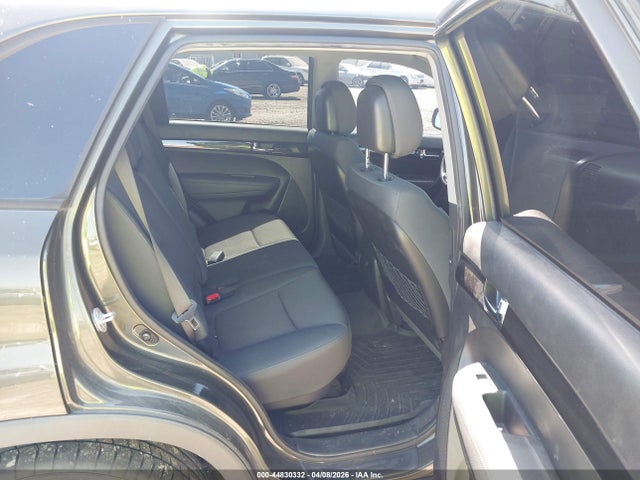 44830332 :رقم المزاد ، 5XYKT4A60DG332207 vin ، 2013 Kia Sorento Lx مزاد بيع