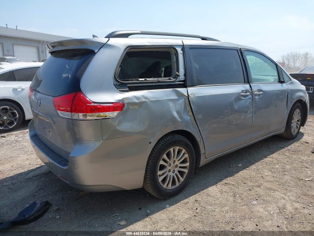 Продажа на аукционе авто 2013 Toyota Sienna Xle V6 8 Passenger, vin: 5TDYK3DCXDS339743, номер лота: 44830336