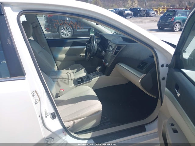 2010 Subaru Legacy 2.5i Premium მანქანა იყიდება აუქციონზე, vin: 4S3BMBC68A3227381, აუქციონის ნომერი: 44830365