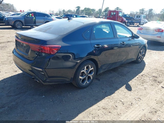 44830387 :رقم المزاد ، 3KPF24AD3ME275159 vin ، 2021 Kia Forte Lxs مزاد بيع