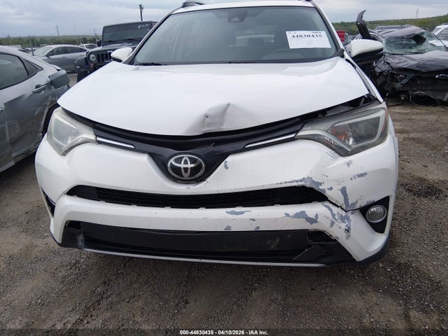 2018 Toyota Rav4 Xle მანქანა იყიდება აუქციონზე, vin: JTMWFREV6JJ150577, აუქციონის ნომერი: 44830435