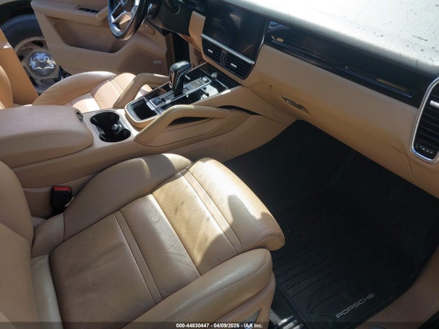 2019 PORSCHE CAYENNE WP1AA2AY1KDA04828 Photo 4