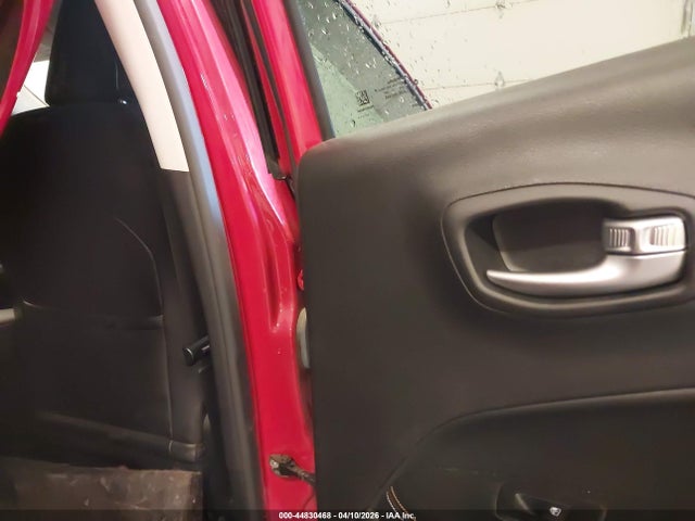 44830468 :رقم المزاد ، 3C4NJDBB4JT185750 vin ، 2018 Jeep Compass Latitude 4x4 مزاد بيع