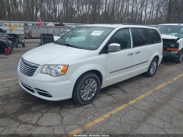 Продажа на аукционе авто 2016 Chrysler Town & Country Touring-l Anniversary Edition, vin: 2C4RC1CG3GR215448, номер лота: 44830483